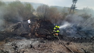 Через підпал сміття та сухої трави село на Закарпатті залишилось без газопостачання Через підпал сміття та сухої трави село на Закарпатті залишилось без газопостачання