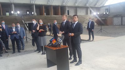 Зеленський прибув на Рівненщину: куди їде президент та як зустрічають Зеленський прибув на Рівненщину: куди їде президент та як зустрічають