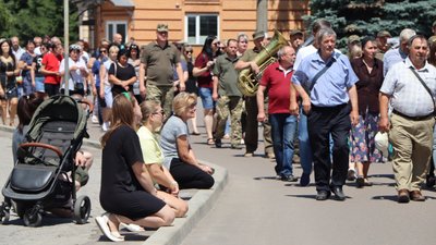 В Охтирці попрощалися з піхотинцем Володимиром Острих В Охтирці попрощалися з піхотинцем Володимиром Острих