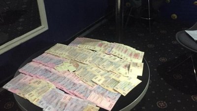 Силовики взялися за казино одночасно по всій країні Силовики взялися за казино одночасно по всій країні