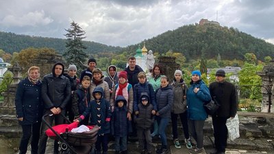 На Тернопільщині для переселенців з Маріуполя провели патріотичну екскурсію