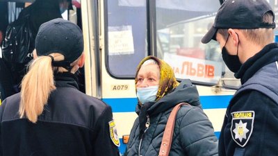 На Франківщині поліцейські склали 36 протоколів на перевізників за порушення карантинних обмежень
