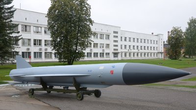 Росія поцілила в будинок у Дніпрі ракетою Х-22. Українська ППО не може збивати такі ракети Росія поцілила в будинок у Дніпрі ракетою Х-22. Українська ППО не може збивати такі ракети