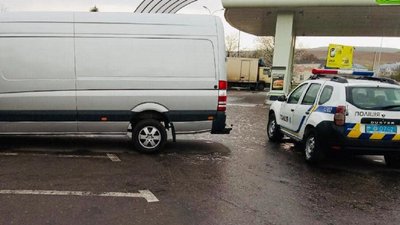 На Прикарпатті знайшли автомобіль, який перебував у розшуку з 2016 року