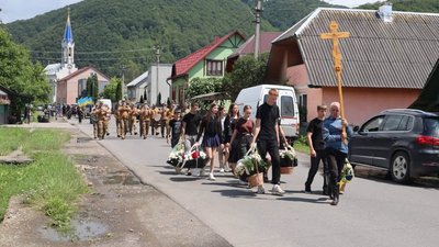 На Закарпаття попрощалися із полеглим захисником Василем Михальчичем На Закарпаття попрощалися із полеглим захисником Василем Михальчичем