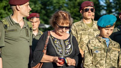 На Дніпропетровщині вшанували пам’ять загиблих в ІЛ-76 військових, — фоторепортаж На Дніпропетровщині вшанували пам’ять загиблих в ІЛ-76 військових, — фоторепортаж