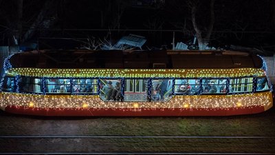 В Одесі відбувся різдвяний парад трамваїв та тролейбусів В Одесі відбувся різдвяний парад трамваїв та тролейбусів
