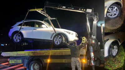 ДТП у Чернігові: п'яний водій на Infiniti врізався в бордюр