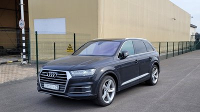 Машина з російськими номерами у Литві