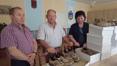 У громаді на Тернопільщині зібрали кошти на взуття для бійців ЗСУ