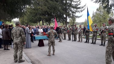 У Сумах попрощалися з військовим Дмитром Луцковським