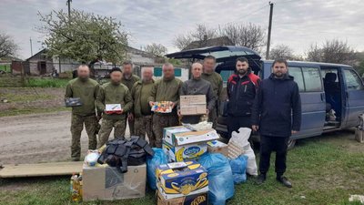 "Не маємо вбивати, але повинні захищатися" Інтерв’ю з військовим капеланом про роботу на фронті "Не маємо вбивати, але повинні захищатися" Інтерв’ю з військовим капеланом про роботу на фронті