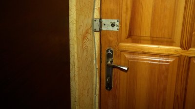 На Житомирщині жителька райцентру скаржиться на сусідів – підбирають ключі до квартири та обкрадають На Житомирщині жителька райцентру скаржиться на сусідів – підбирають ключі до квартири та обкрадають