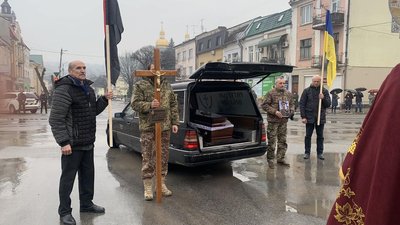 На Тернопільщині попрощалися із загиблим військовослужбовцем Миколою Шульковським На Тернопільщині попрощалися із загиблим військовослужбовцем Миколою Шульковським