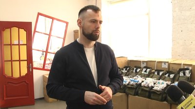 Понад три сотні тактичних аптечок передав десантникам гуманітарний хаб "Житомир" Понад три сотні тактичних аптечок передав десантникам гуманітарний хаб "Житомир"