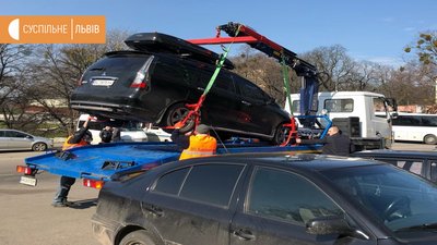 У Львові запрацювали три нові евакуатори У Львові запрацювали три нові евакуатори