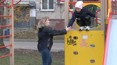 "Ми не хотіли, щоб вони до нас приходили": як вчителька історії України з Харківщини пережила окупацію "Ми не хотіли, щоб вони до нас приходили": як вчителька історії України з Харківщини пережила окупацію