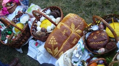 Великдень у селі Бачів Перемишлянського району, 2015 року Великдень у селі Бачів Перемишлянського району, 2015 року