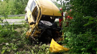 На Франківщині автівка злетіла з дороги у кювет. Загинув чоловік