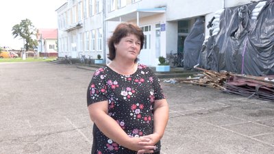 "Шифер, паркан літав". У Підмихайлі на Франківщині долають наслідки буревію "Шифер, паркан літав". У Підмихайлі на Франківщині долають наслідки буревію