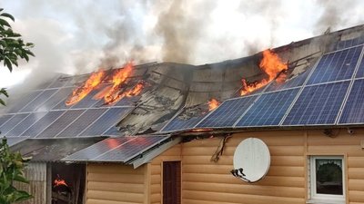 На Тернопільщині горів будинок із сонячними панелями