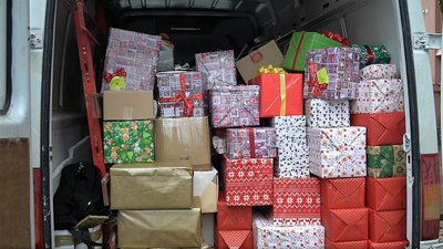 У Мукачеві зібрали понад півтори тисячі подарунків для сімей в Ізюмі та Слов'янську