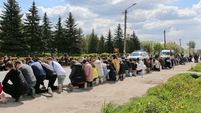 На Тернопільщині в останню дорогу провели бійця Ярослава Швеця На Тернопільщині в останню дорогу провели бійця Ярослава Швеця