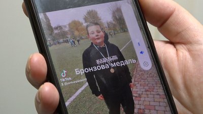 Черкащанка, що понад 20 років тому подолала рак, мотивує одужати сина Черкащанка, що понад 20 років тому подолала рак, мотивує одужати сина