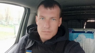 Зустрілися на Тернопільщині: волонтери привезли переселенцям їхнього собаку Зустрілися на Тернопільщині: волонтери привезли переселенцям їхнього собаку