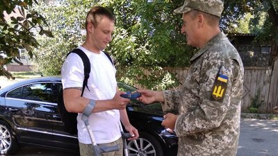 Бійця з Прикарпаття нагородили медаллю "За поранення"