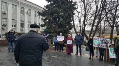 У Дніпрі, під обласною поліцією, проходить акція "проти бездіяльності правоохоронних органів" У Дніпрі, під обласною поліцією, проходить акція "проти бездіяльності правоохоронних органів"