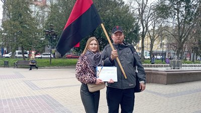 У Тернополі збирають підписи проти оренди Почаївської лаври московським патріархатом У Тернополі збирають підписи проти оренди Почаївської лаври московським патріархатом
