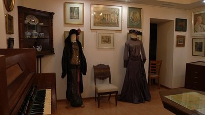 Театральні костюми, перуки та маски: випускники театрального коледжу Одеси представили свої роботи Театральні костюми, перуки та маски: випускники театрального коледжу Одеси представили свої роботи