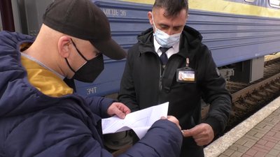24 рейдові групи перевіряють наявність COVID-сертифікатів на Закарпатті 24 рейдові групи перевіряють наявність COVID-сертифікатів на Закарпатті