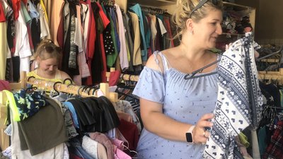 В Ужгороді працює волонтерський хаб "Гуманітарна шафа" В Ужгороді працює волонтерський хаб "Гуманітарна шафа"