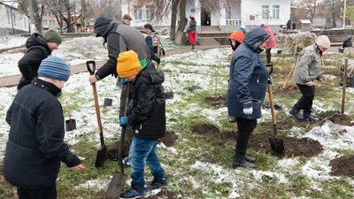 З любов'ю до землі: у Бучі, Ірпені та Бородянці висадили малі українські сади