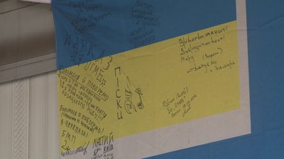 Черкаські волонтери ремонтують військові автомобілі Черкаські волонтери ремонтують військові автомобілі