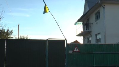 Маріупольцю, який використовував нарко- та алкозалежних, обрали запобіжний захід