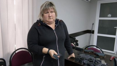 Волонтерки в Луцьку виготовили понад тисячу пар тактичних рукавиць для військових Волонтерки в Луцьку виготовили понад тисячу пар тактичних рукавиць для військових
