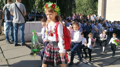 Батькам першокласників у Долинській на Кіровоградщині виплатять по тисячі гривень