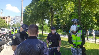 На вулицях Львова патрульні та волонтери провели рейд На вулицях Львова патрульні та волонтери провели рейд