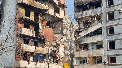 У Запоріжжі продовжують ліквідовувати наслідки ракетного обстрілу
