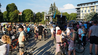 В Ужгороді відбувся благодійний велозаїзд "Big City Ride" В Ужгороді відбувся благодійний велозаїзд "Big City Ride"
