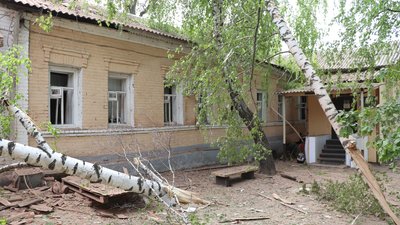 Росія обстріляла Дергачівську громаду: дві людини загинули, чотири — поранені Росія обстріляла Дергачівську громаду: дві людини загинули, чотири — поранені