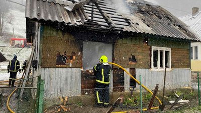 У селі Білин на Закарпатті на місці пожежі у будинку виявили тіло чоловіка
