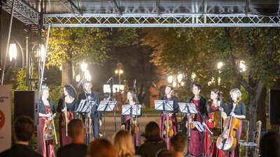 Збиратимуть гроші для онкохворих діток. У Франківську відновлять благодійні концерти "На шапку"