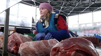 Продавчиня Оксана Продавчиня Оксана
