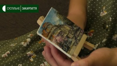 Міні-мольберти з пейзажами Ужгорода виготовляє Богдана Бушко
