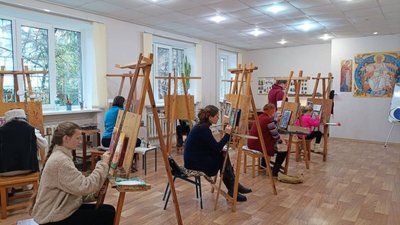 Майже 30 років у Хмельницькому навчають іконопису