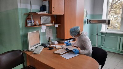"Червона" зона на Херсонщині: як районна лікарня справляється з напливом хворих на COVID-19 "Червона" зона на Херсонщині: як районна лікарня справляється з напливом хворих на COVID-19